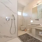 וילה Luxury With Pool, Wellness And Sea View מסלניקה