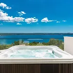 Luxury With Pool, Wellness And Sea View