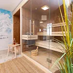 Luxury With Pool, Wellness And Sea View * マスレニツァ
