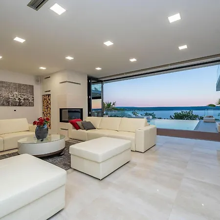 Luxury With Pool, Wellness And Sea View فيلة