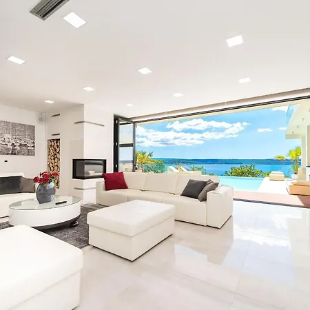 Luxury With Pool, Wellness And Sea View