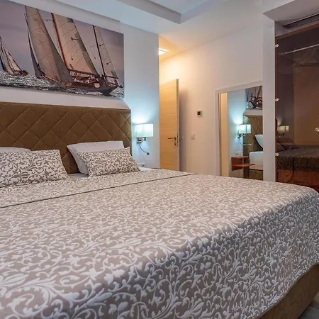 فيلة Luxury With Pool, Wellness And Sea View