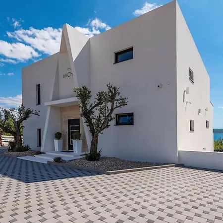 Villa Luxury With Pool, Wellness And Sea View *