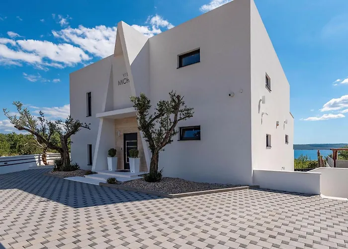 Villa Luxury With Pool, Wellness And Sea View *