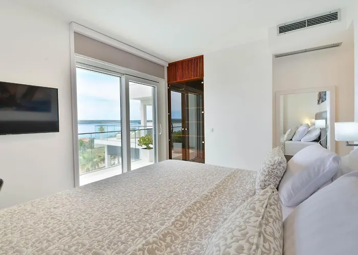 Luxury With Pool, Wellness And Sea View * Maslenica