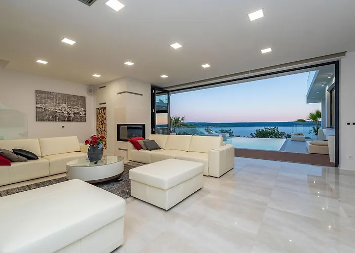 Luxury With Pool, Wellness And Sea View Villa