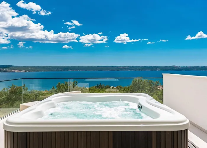 Luxury With Pool, Wellness And Sea View