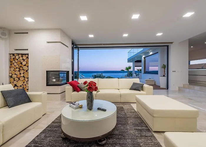 Villa Luxury With Pool, Wellness And Sea View