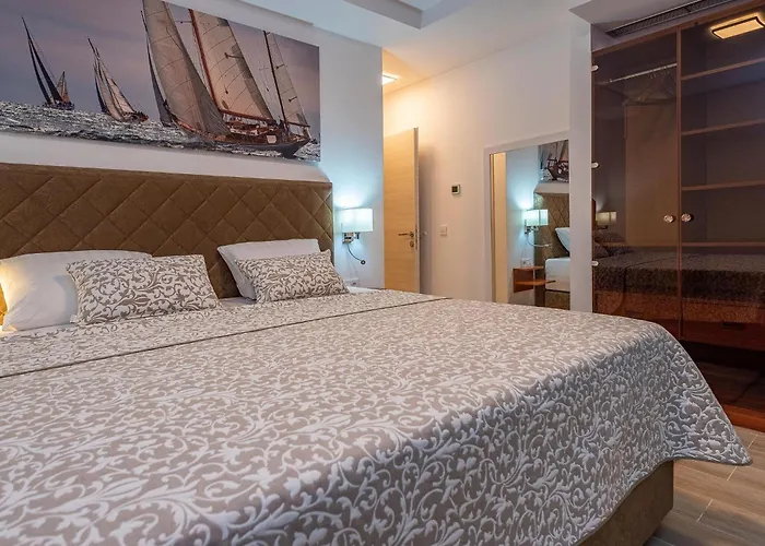 Villa Luxury With Pool, Wellness And Sea View
