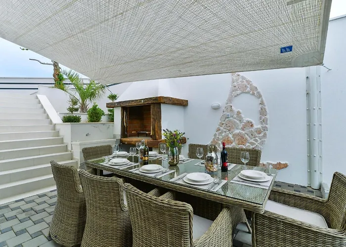 Luxury With Pool, Wellness And Sea View Villa *